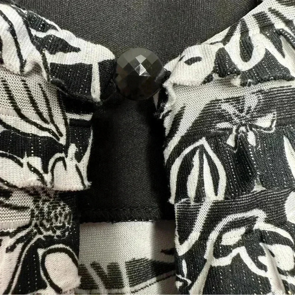 R&M Richards Ruffled Fabric Blazer Black & White Floral Size 14W - Picture 7 of 16